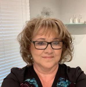 Meet your Posher, Debra